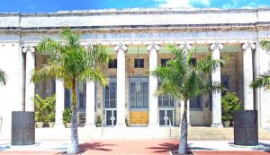 building in fort myers protected by crazylegs pest control